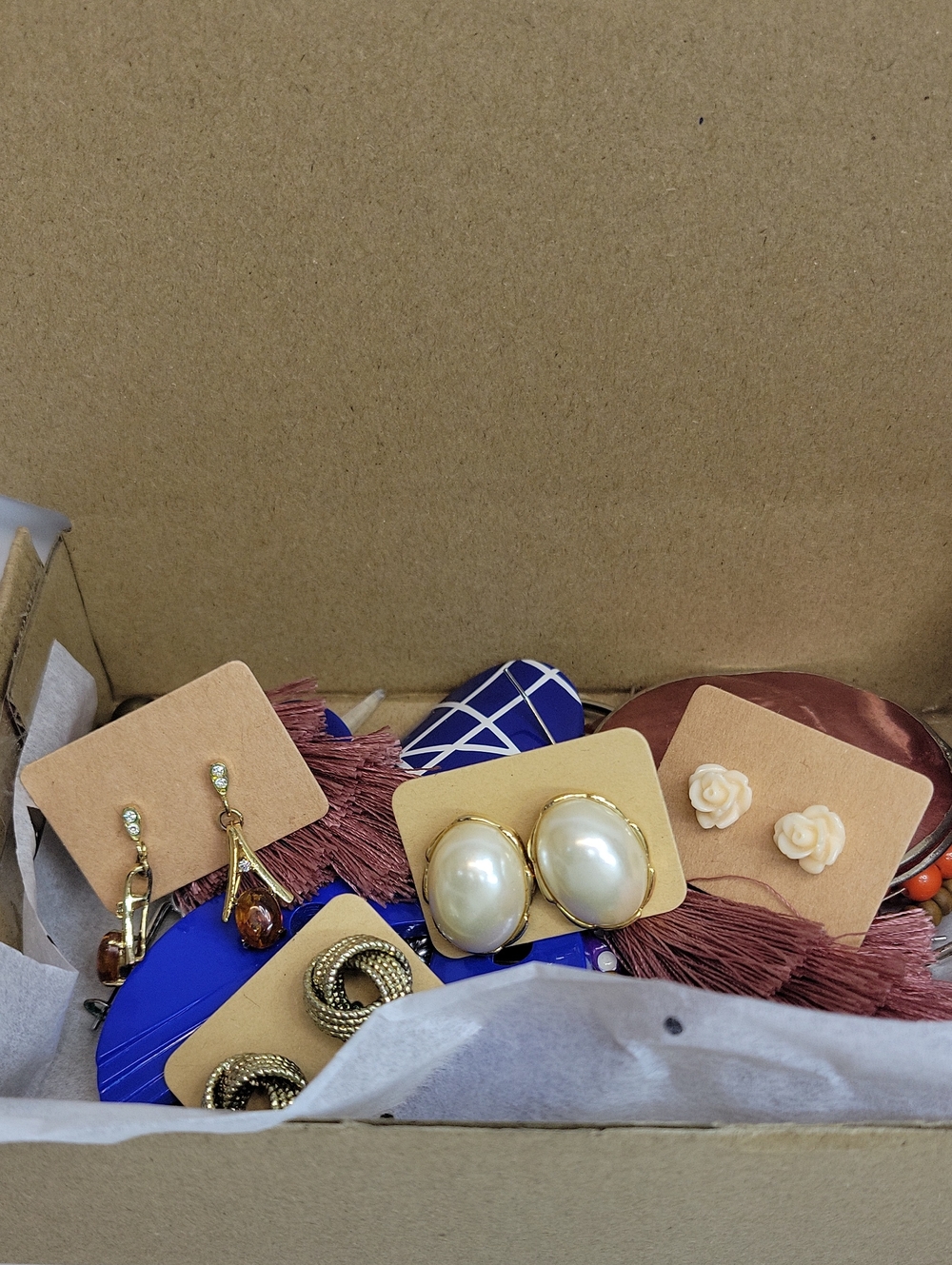 15pc Box Of Earrings